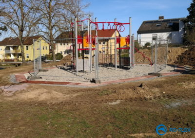 Fallschutzplatten 45 mm Montage Karlstadt Grundschule